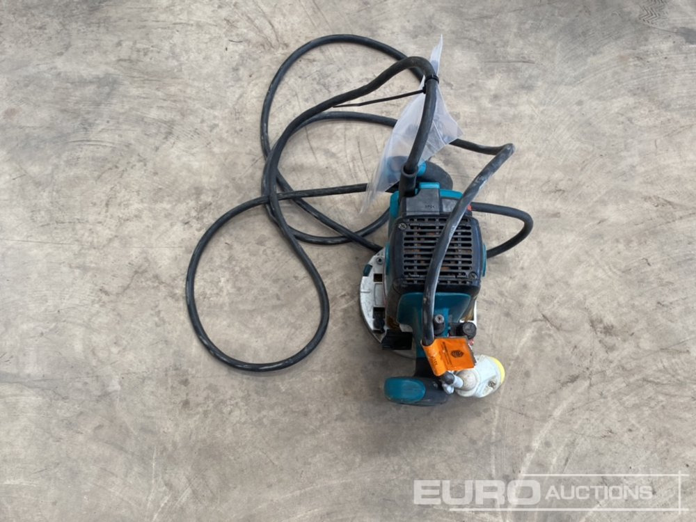 Makita RP2301FC 110 Volt Router - Matériel de chantier: photos 2 Makita RP2301FC 110 Volt Router - Matériel de chantier: photos 2