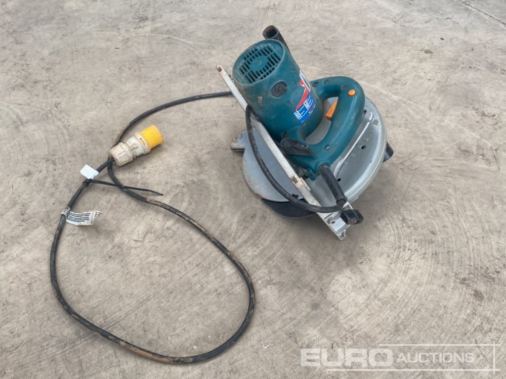 Makita5903R 110 Volt Circular Saw - Matériel de chantier: photos 2 Makita5903R 110 Volt Circular Saw - Matériel de chantier: photos 2