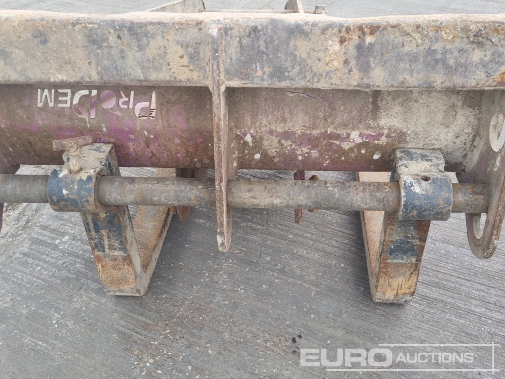 Matériel de manutention Prodem Pallet Forks 50mm Pin to suit 6-8 Ton Excavator: photos 11