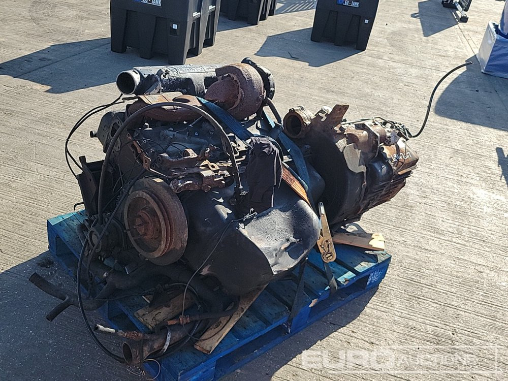 Mercedes 4 Cylinder Engine, Gearbox - Moteur: photos 1 Mercedes 4 Cylinder Engine, Gearbox - Moteur: photos 1