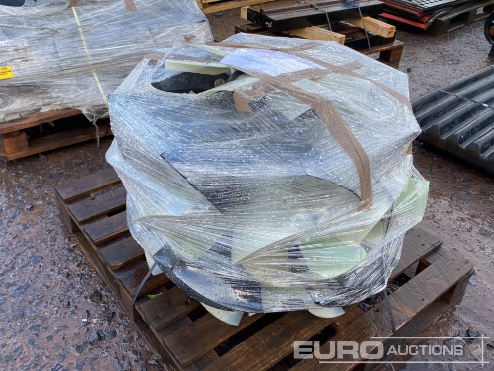 Pallet of Various Engine Fans - Ventilateur pour Camion: photos 1 Pallet of Various Engine Fans - Ventilateur pour Camion: photos 1