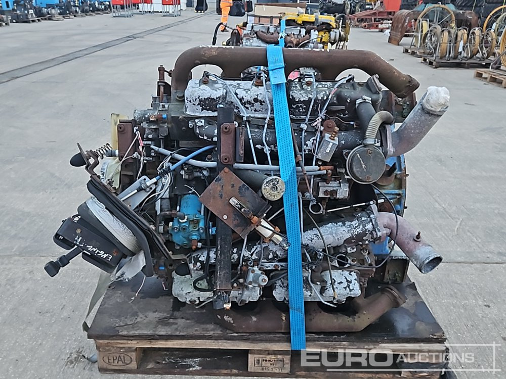 Perkins 4 Cylinder Engine - Moteur: photos 2 Perkins 4 Cylinder Engine - Moteur: photos 2