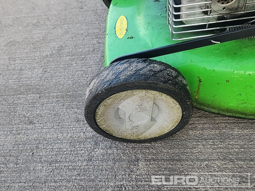 Petrol Lawn Mower, Briggs & Stratton Engine - Équipement de garage: photos 5 Petrol Lawn Mower, Briggs & Stratton Engine - Équipement de garage: photos 5