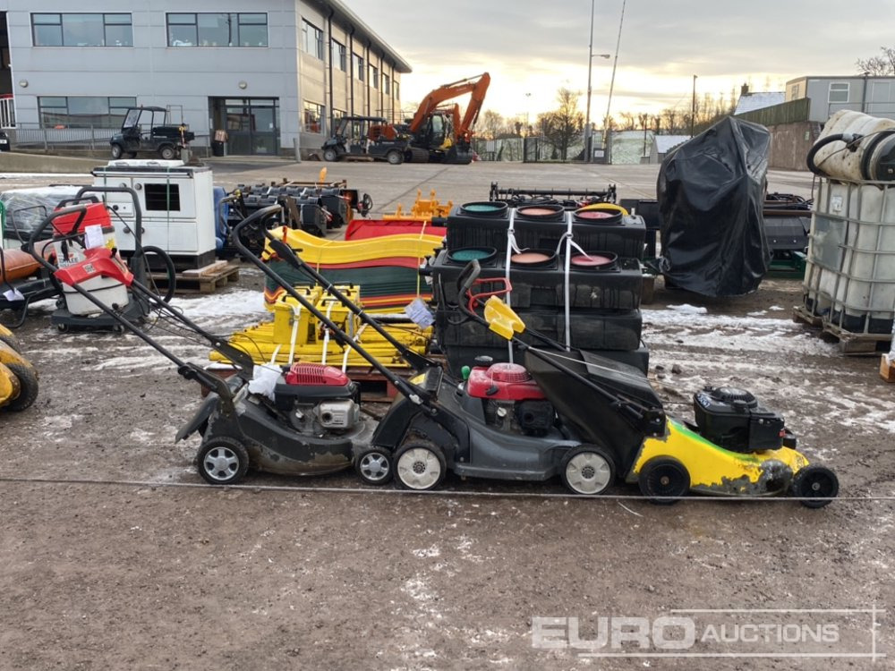 Petrol Lawnmowers (3 of) - Motofaucheuse: photos 2 Petrol Lawnmowers (3 of) - Motofaucheuse: photos 2