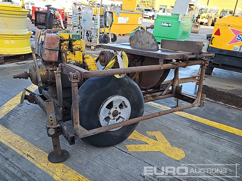 Single Axle Draw Table Saw, Lister Dursley Engine - Matériel de chantier: photos 5 Single Axle Draw Table Saw, Lister Dursley Engine - Matériel de chantier: photos 5