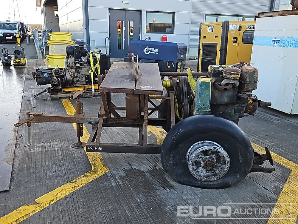 Single Axle Draw Table Saw, Lister Dursley Engine - Matériel de chantier: photos 2 Single Axle Draw Table Saw, Lister Dursley Engine - Matériel de chantier: photos 2
