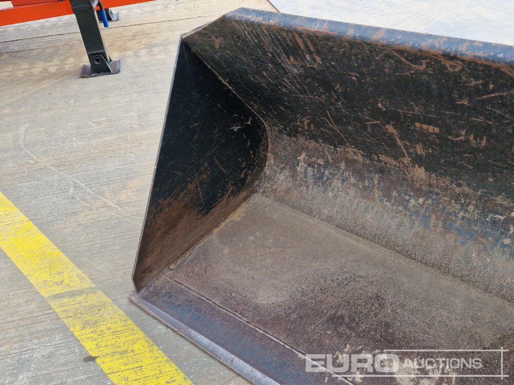 Godet Strimech 92" Loading Bucket to suit Telehandler: photos 10
