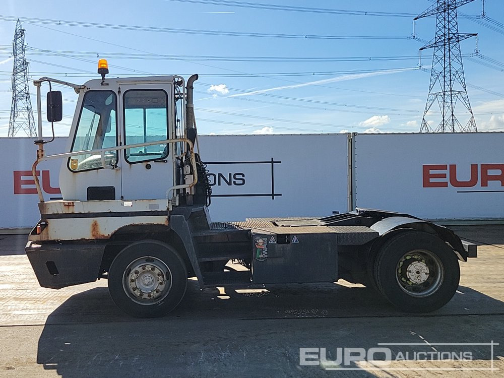 Terberg YT182 - Tracteur portuaire: photos 2 Terberg YT182 - Tracteur portuaire: photos 2