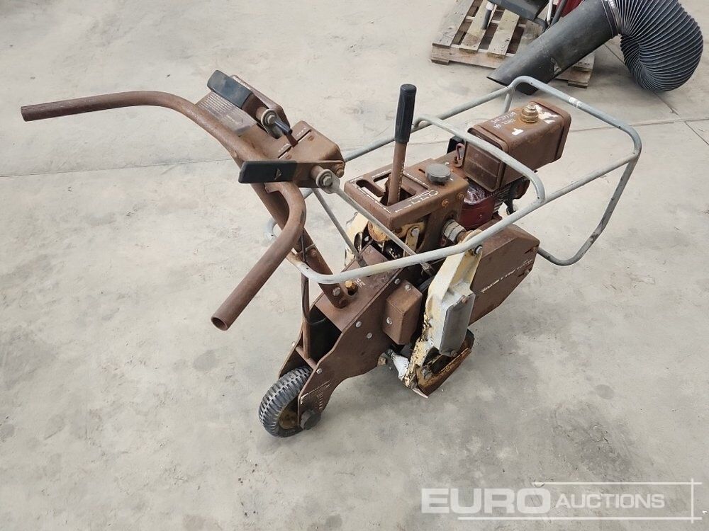 Turfco Petrol Turf Cutter, Briggs & Stratton Engine - Matériel de chantier: photos 5 Turfco Petrol Turf Cutter, Briggs & Stratton Engine - Matériel de chantier: photos 5