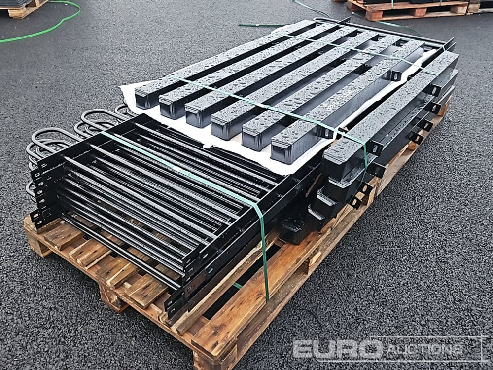 Unused 10x2x1m Bow Top Fencing Panels, 11posts - Matériel de chantier: photos 1 Unused 10x2x1m Bow Top Fencing Panels, 11posts - Matériel de chantier: photos 1
