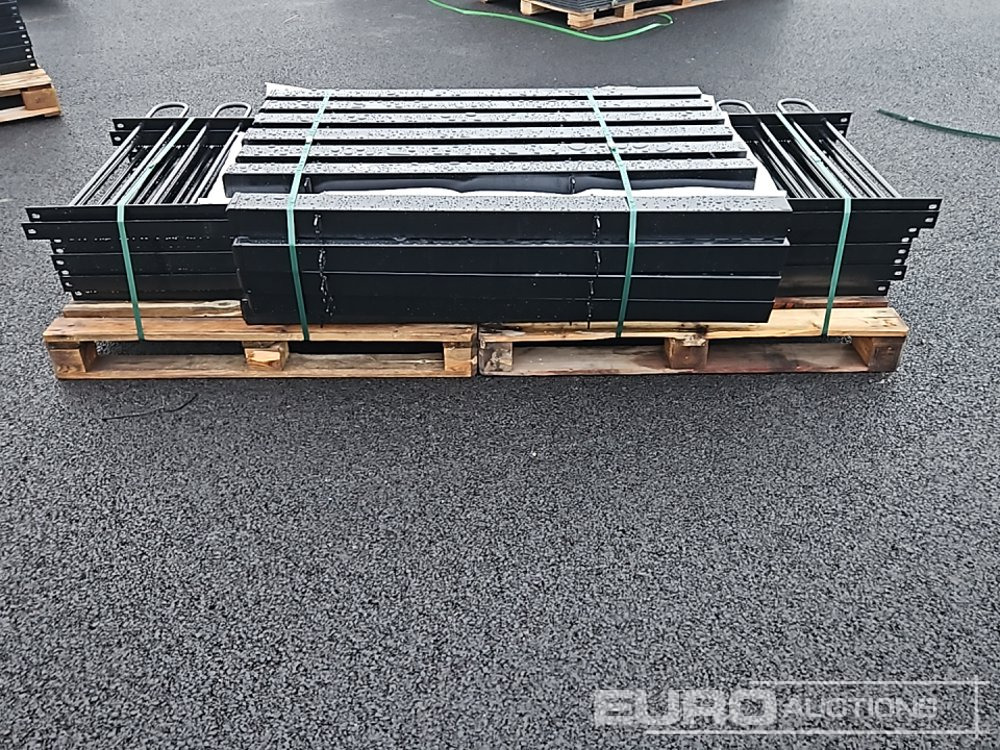Unused 10x2x1m Bow Top Fencing Panels, 11posts - Matériel de chantier: photos 2 Unused 10x2x1m Bow Top Fencing Panels, 11posts - Matériel de chantier: photos 2