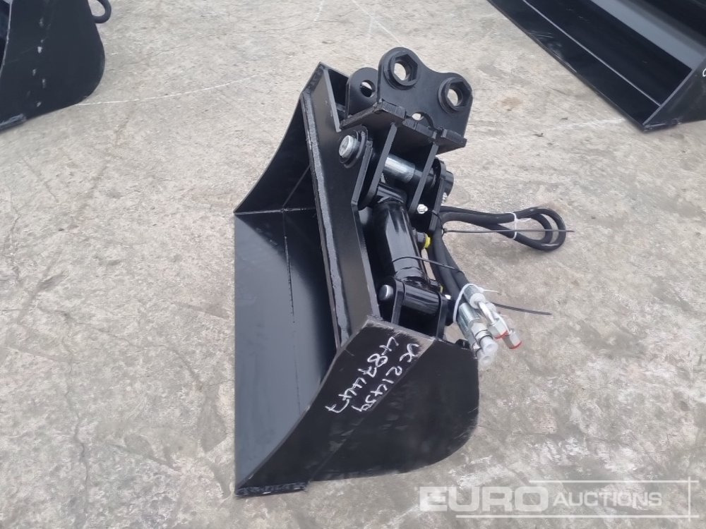 Unused 2025 Captok 24" Hydraulic Tilting Bucket 25mm Pin to suit Mini Excavator - Godet: photos 2 Unused 2025 Captok 24" Hydraulic Tilting Bucket 25mm Pin to suit Mini Excavator - Godet: photos 2