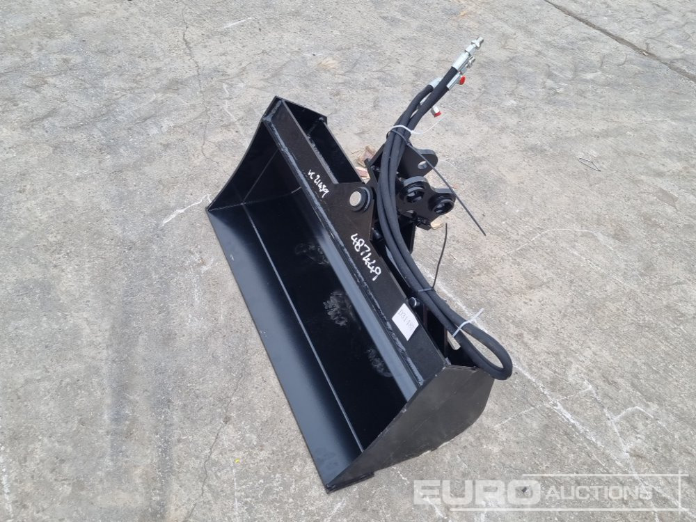 Unused 2025 Captok 32" Hydraulic Tilting Bucket 25mm Pin to suit Mini Excavator - Godet: photos 1 Unused 2025 Captok 32" Hydraulic Tilting Bucket 25mm Pin to suit Mini Excavator - Godet: photos 1