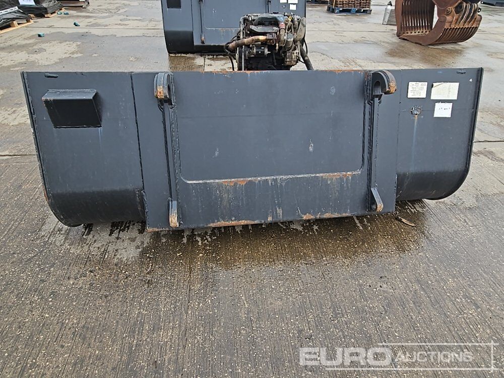 Unused 2025 Rhinox 90" Loading Bucket to suit Telehandler - Godet: photos 4 Unused 2025 Rhinox 90" Loading Bucket to suit Telehandler - Godet: photos 4