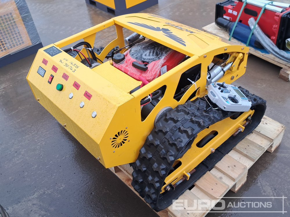 Unused 2025 Salini RC-900 Radio Controlled Tracked Lawnmower (Controls in Office) - Motofaucheuse: photos 5 Unused 2025 Salini RC-900 Radio Controlled Tracked Lawnmower (Controls in Office) - Motofaucheuse: photos 5