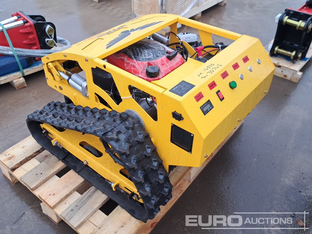 Unused 2025 Salini RC-900 Radio Controlled Tracked Lawnmower (Controls in Office) - Motofaucheuse: photos 3 Unused 2025 Salini RC-900 Radio Controlled Tracked Lawnmower (Controls in Office) - Motofaucheuse: photos 3