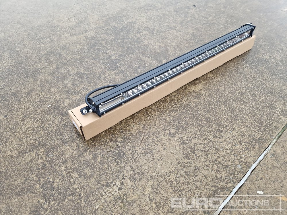 Unused 25" 240W Combo Beam LED Light Bar, Mounting Brackets, IP68 Waterproof - Équipement de garage: photos 4 Unused 25" 240W Combo Beam LED Light Bar, Mounting Brackets, IP68 Waterproof - Équipement de garage: photos 4