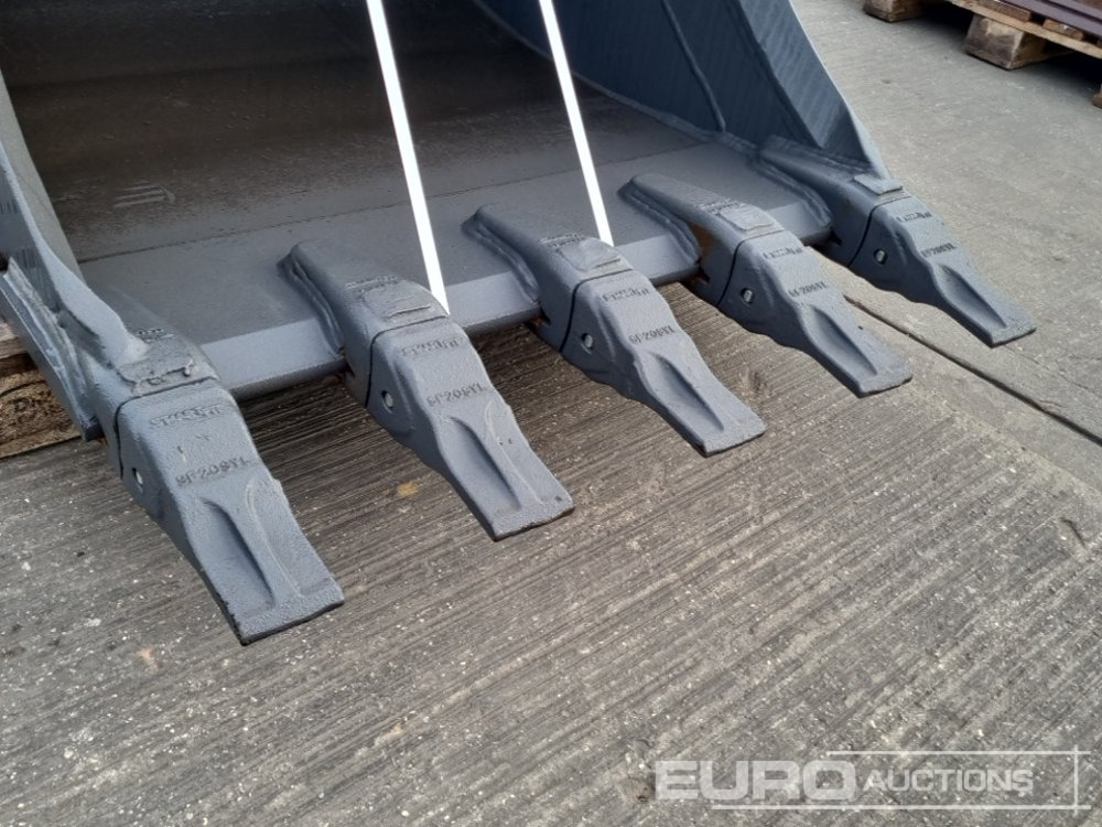 Godet neuf Unused CNH 44" Scoop Bucket 80mm Pin to suit 20 Ton Excavator: photos 9