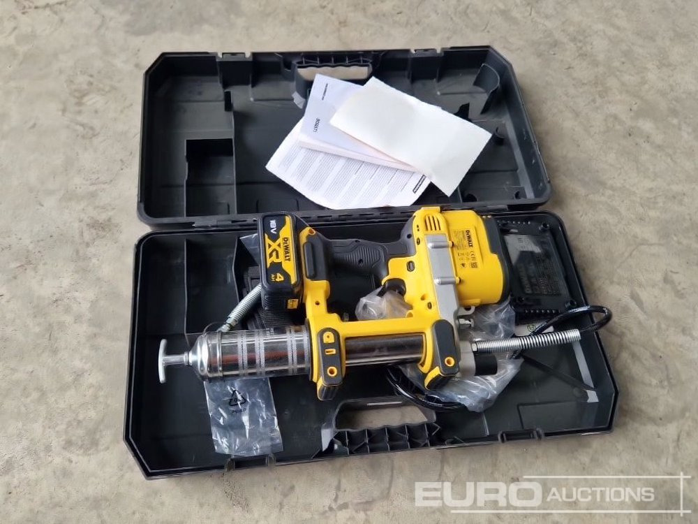 Unused Dewalt DCGG571 18 Volt Cordless Grease Gun, Battery, Charger, Case - Équipement de garage: photos 1 Unused Dewalt DCGG571 18 Volt Cordless Grease Gun, Battery, Charger, Case - Équipement de garage: photos 1