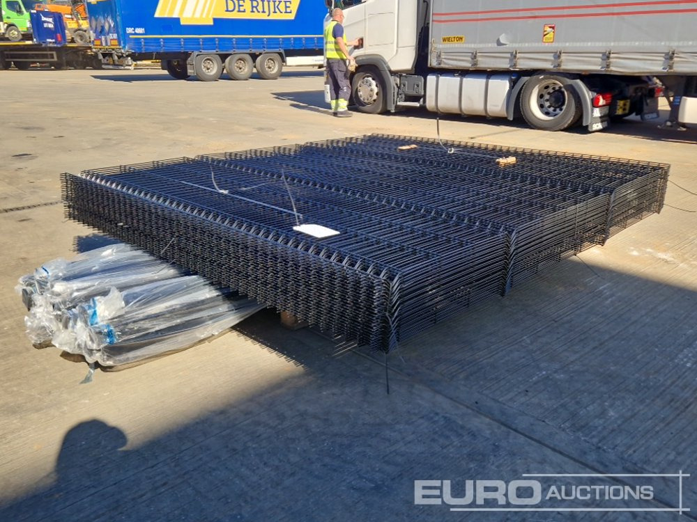 Unused Galvanised & Powder Coated Heavy Duty (5mm) Wire Mesh Fencing, 25 x H2.4m x W2.2m Panels, 26 x 60mm x 60mm x3m Posts, with Fittings (Black) - Matériel de chantier: photos 1 Unused Galvanised & Powder Coated Heavy Duty (5mm) Wire Mesh Fencing, 25 x H2.4m x W2.2m Panels, 26 x 60mm x 60mm x3m Posts, with Fittings (Black) - Matériel de chantier: photos 1