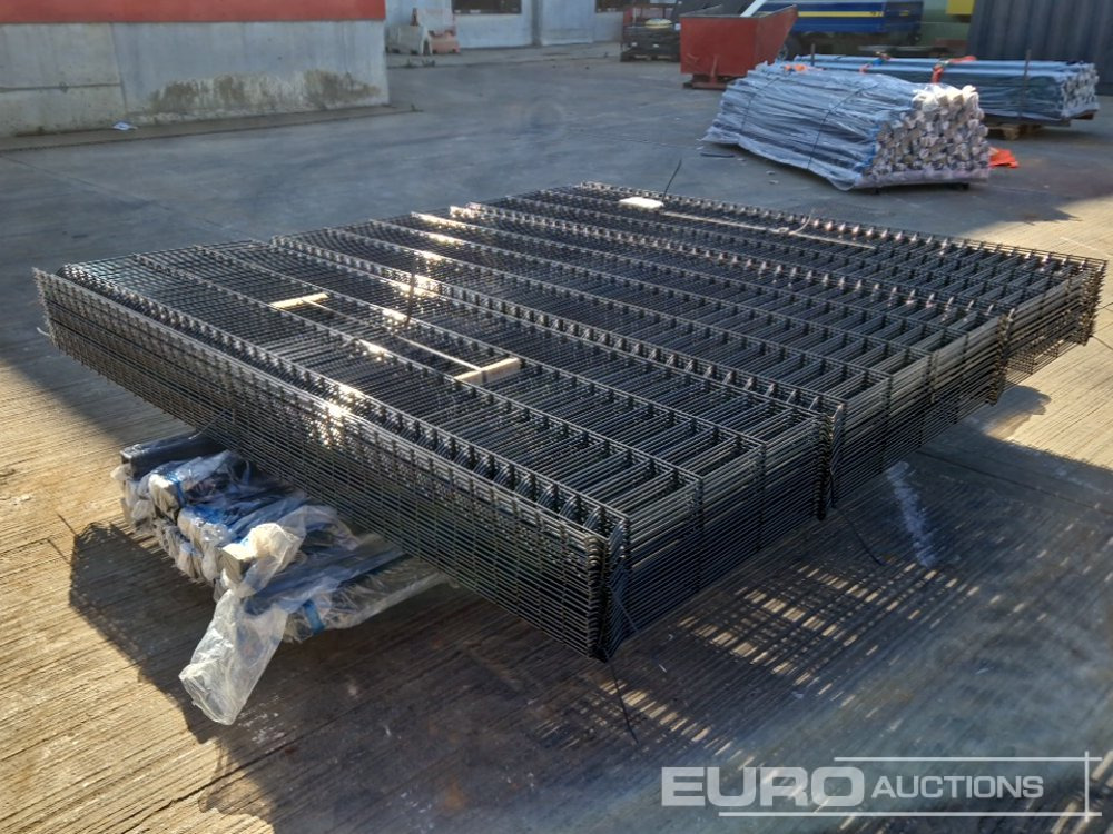 Unused Galvanised & Powder Coated Heavy Duty (5mm) Wire Mesh Fencing, 25 x H2.4m x W2.2m Panels, 26 x 60mm x 60mm x3m Posts, with Fittings (Black) - Matériel de chantier: photos 5 Unused Galvanised & Powder Coated Heavy Duty (5mm) Wire Mesh Fencing, 25 x H2.4m x W2.2m Panels, 26 x 60mm x 60mm x3m Posts, with Fittings (Black) - Matériel de chantier: photos 5