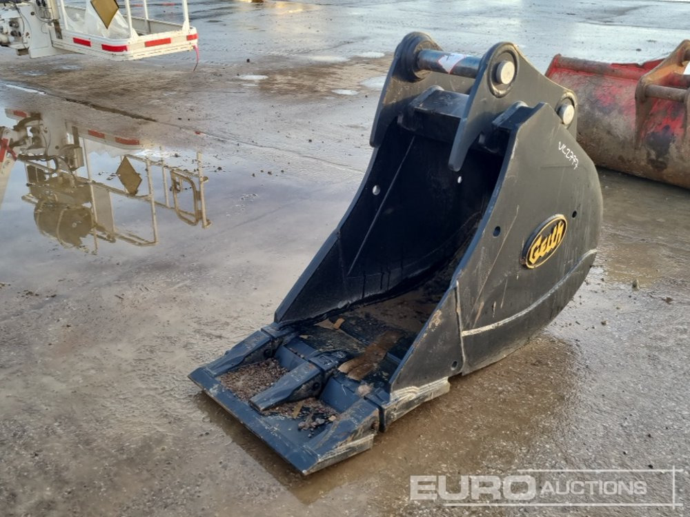 Unused Geith 24" Digging Bucket 65mm Pin to suit 13 Ton Excavator - Godet: photos 1 Unused Geith 24" Digging Bucket 65mm Pin to suit 13 Ton Excavator - Godet: photos 1