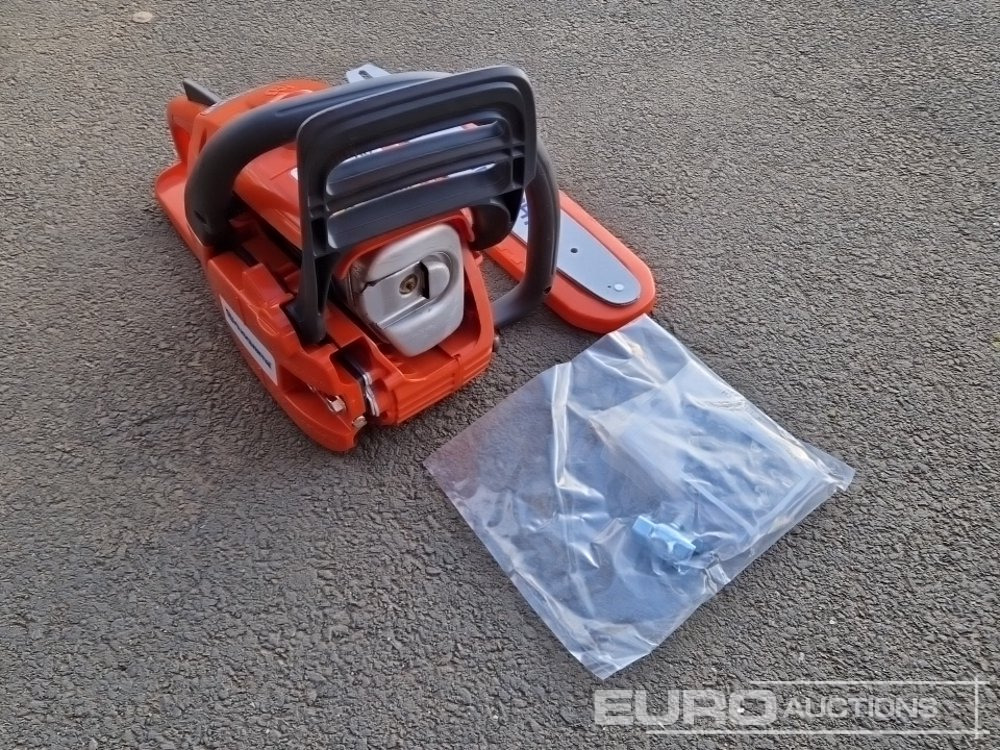 Équipement de garage Unused Husqvarna 120 Mark II 14" Petrol Chain Saw: photos 8
