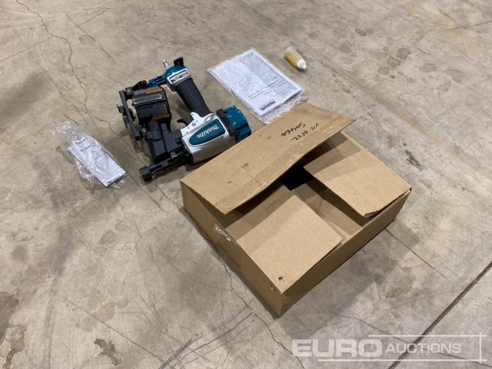 Unused Makita AN454 Pneumatic Nailer (Body Only) - Matériel de chantier: photos 3 Unused Makita AN454 Pneumatic Nailer (Body Only) - Matériel de chantier: photos 3