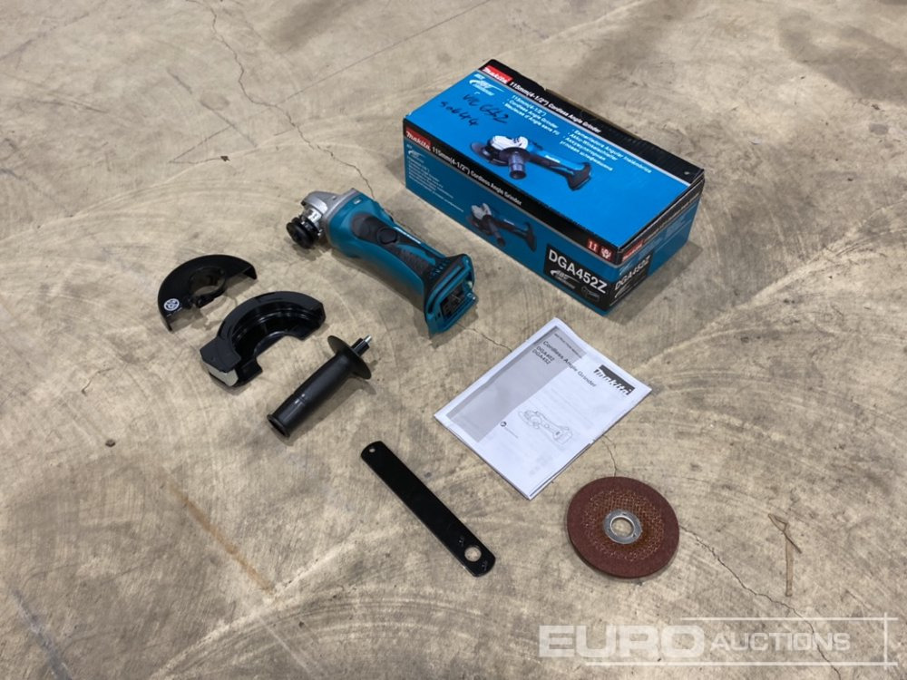 Unused Makita DGA452Z 18V LXT 115mm Grinder - (Body Only) - Matériel de chantier: photos 4 Unused Makita DGA452Z 18V LXT 115mm Grinder - (Body Only) - Matériel de chantier: photos 4