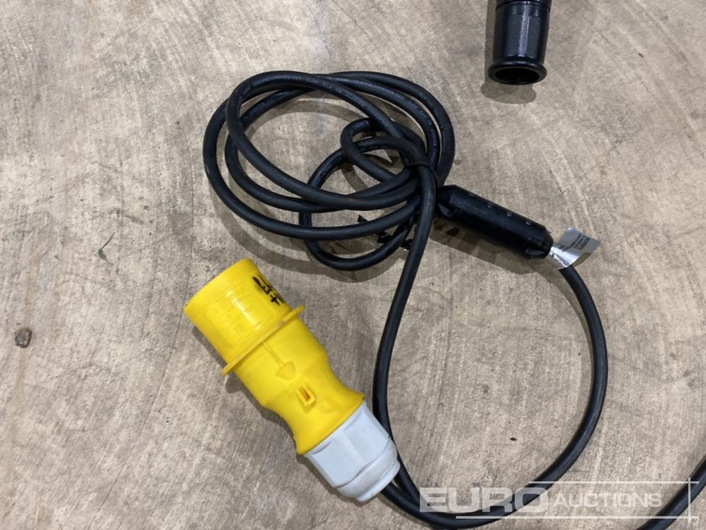 Unused Makita HP2050 110 Volt Drill - Matériel de chantier: photos 5 Unused Makita HP2050 110 Volt Drill - Matériel de chantier: photos 5