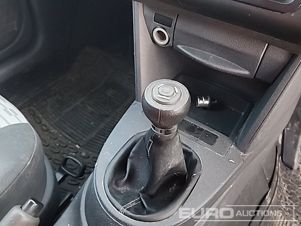 Véhicule utilitaire 2011 Volkswagen Caddy: photos 23