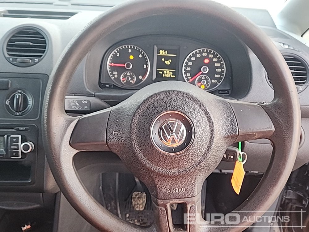 Véhicule utilitaire 2011 Volkswagen Caddy: photos 25