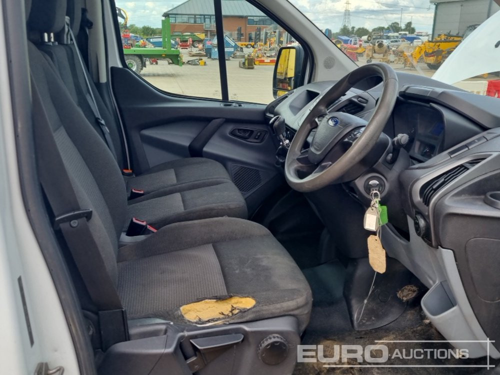 Véhicule utilitaire 2013 Ford Transit Custom: photos 23