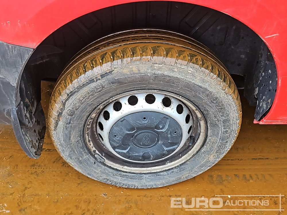 Véhicule utilitaire 2015 Ford Transit Custom 310: photos 11