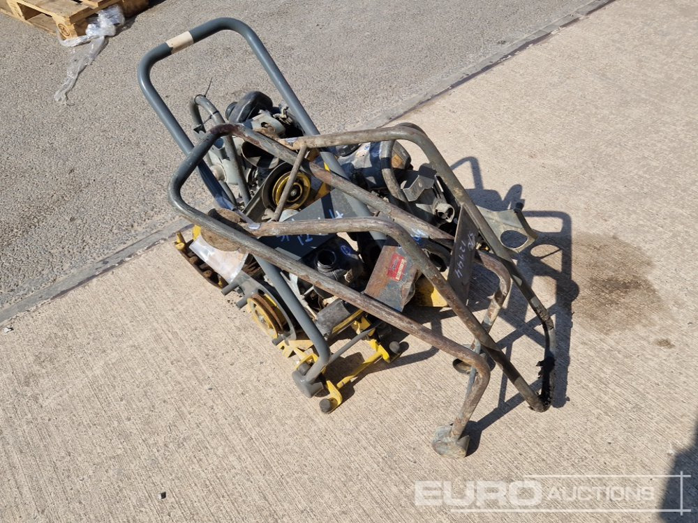 Wacker Neuson Petrol Vibrating Compaction Plate (3 of) (Spares) - Équipement de garage: photos 4 Wacker Neuson Petrol Vibrating Compaction Plate (3 of) (Spares) - Équipement de garage: photos 4
