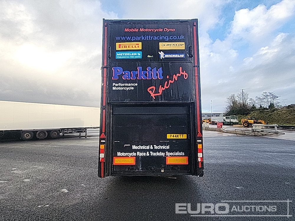 Wilson Tri Axle Double Deck Motor Sport Stepframe Trailer, Kitchen, Shower, Bedrooms, Garage - Semi-remorque fourgon: photos 4 Wilson Tri Axle Double Deck Motor Sport Stepframe Trailer, Kitchen, Shower, Bedrooms, Garage - Semi-remorque fourgon: photos 4