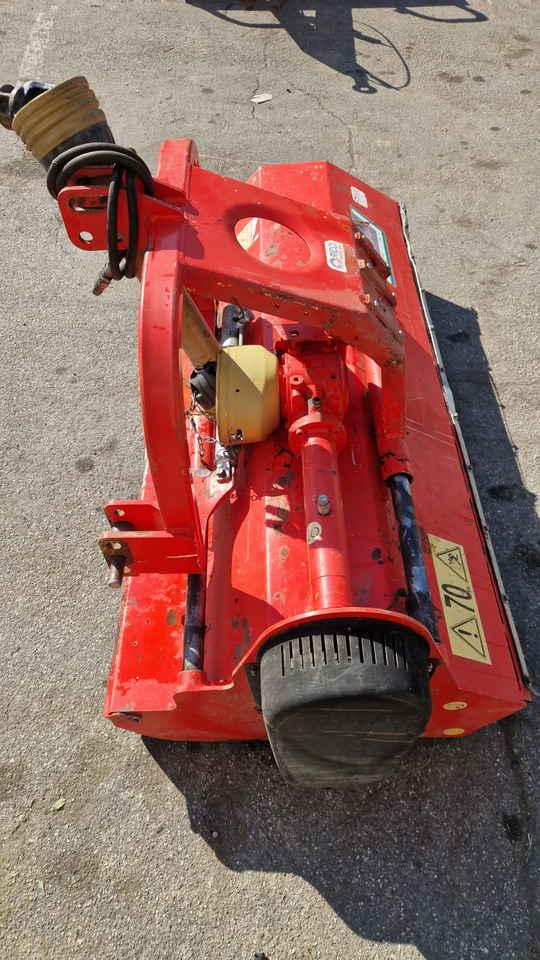 Trincia posteriore usata Dragone VL200 - Broyeur à axe horizontal: photos 5 Trincia posteriore usata Dragone VL200 - Broyeur à axe horizontal: photos 5