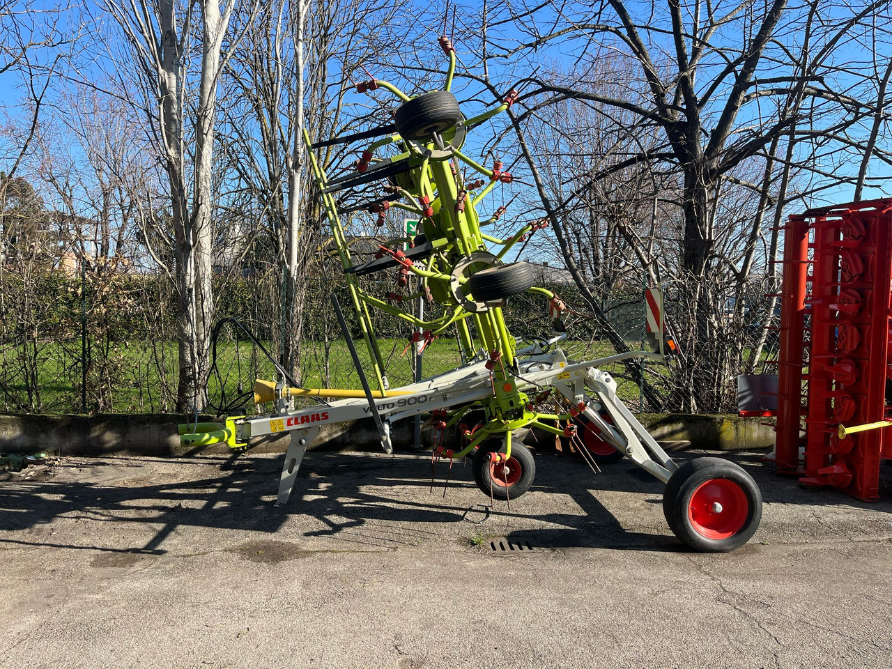 Voltafieno Claas Volto 900 - Faneuse: photos 5 Voltafieno Claas Volto 900 - Faneuse: photos 5