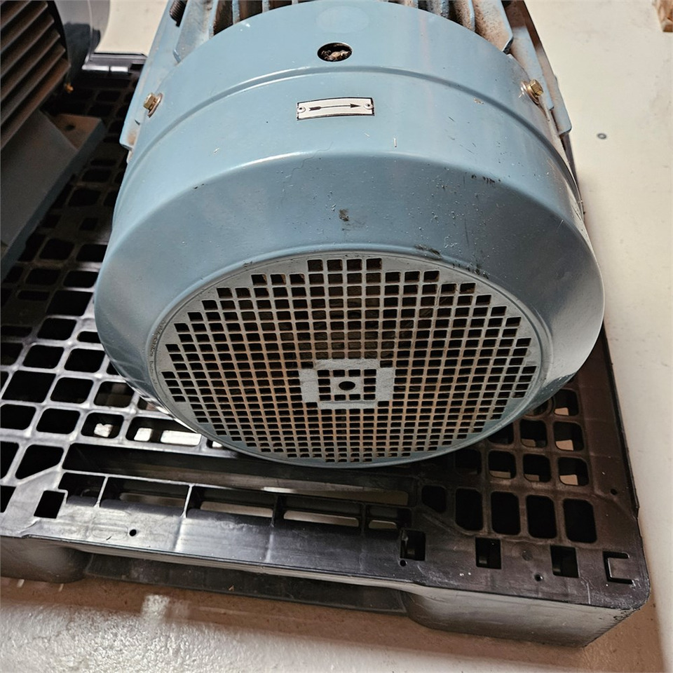 ABB M2QA180L4A (B35) - Machine-outil: photos 5 ABB M2QA180L4A (B35) - Machine-outil: photos 5