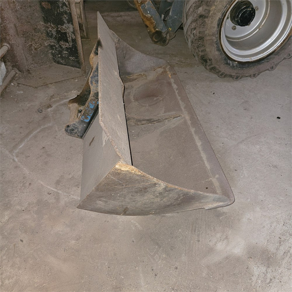 ABC 120 cm - Godet pour pelle pour Engins de chantier: photos 1 ABC 120 cm - Godet pour pelle pour Engins de chantier: photos 1