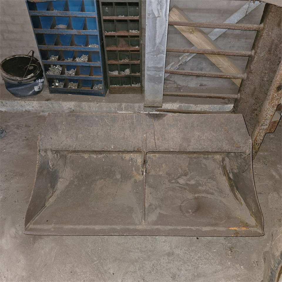 ABC 120 cm - Godet pour pelle pour Engins de chantier: photos 2 ABC 120 cm - Godet pour pelle pour Engins de chantier: photos 2