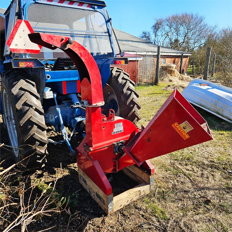 ABC WC-X5 PTO - Broyeur de végétaux: photos 2 ABC WC-X5 PTO - Broyeur de végétaux: photos 2