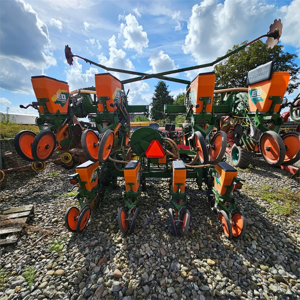 Amazone ED 601K - Semoir/ Planteuse: photos 2 Amazone ED 601K - Semoir/ Planteuse: photos 2