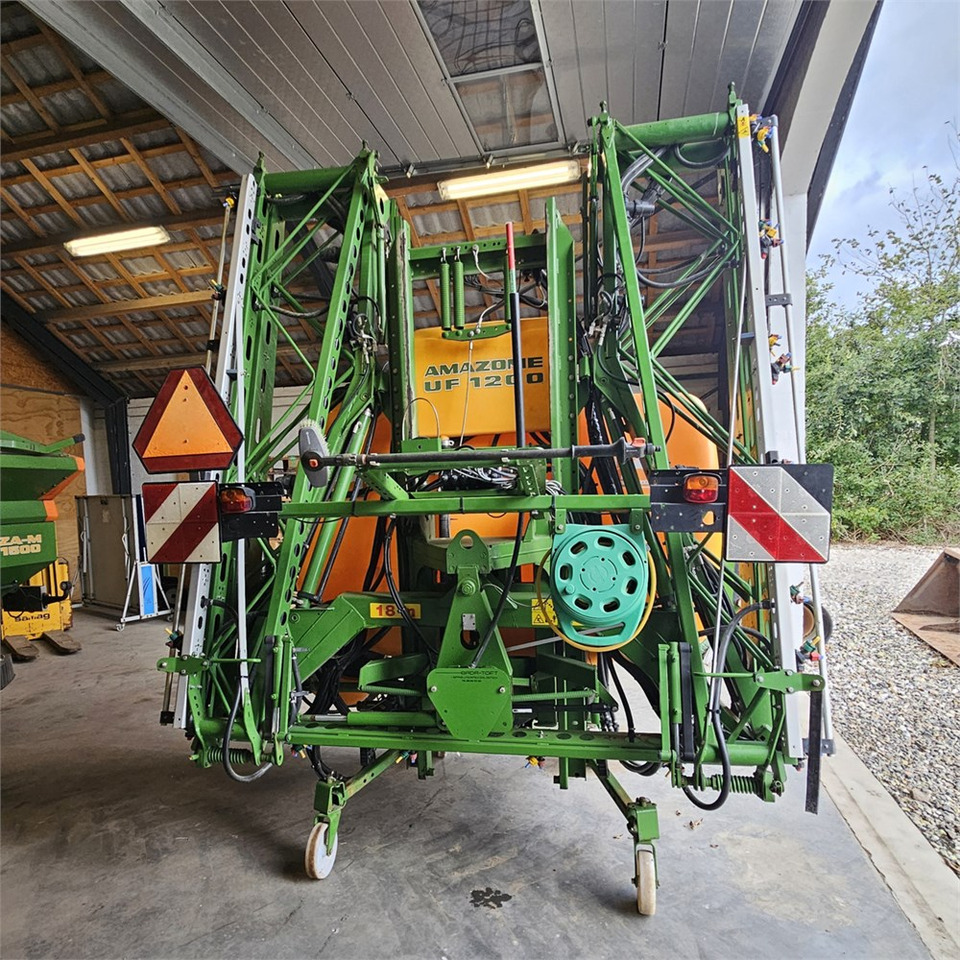 Amazone UF1200 - Pulvérisateur: photos 2 Amazone UF1200 - Pulvérisateur: photos 2