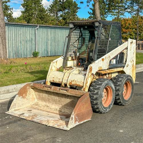 Bobcat 753 - Mini chargeuse: photos 2 Bobcat 753 - Mini chargeuse: photos 2