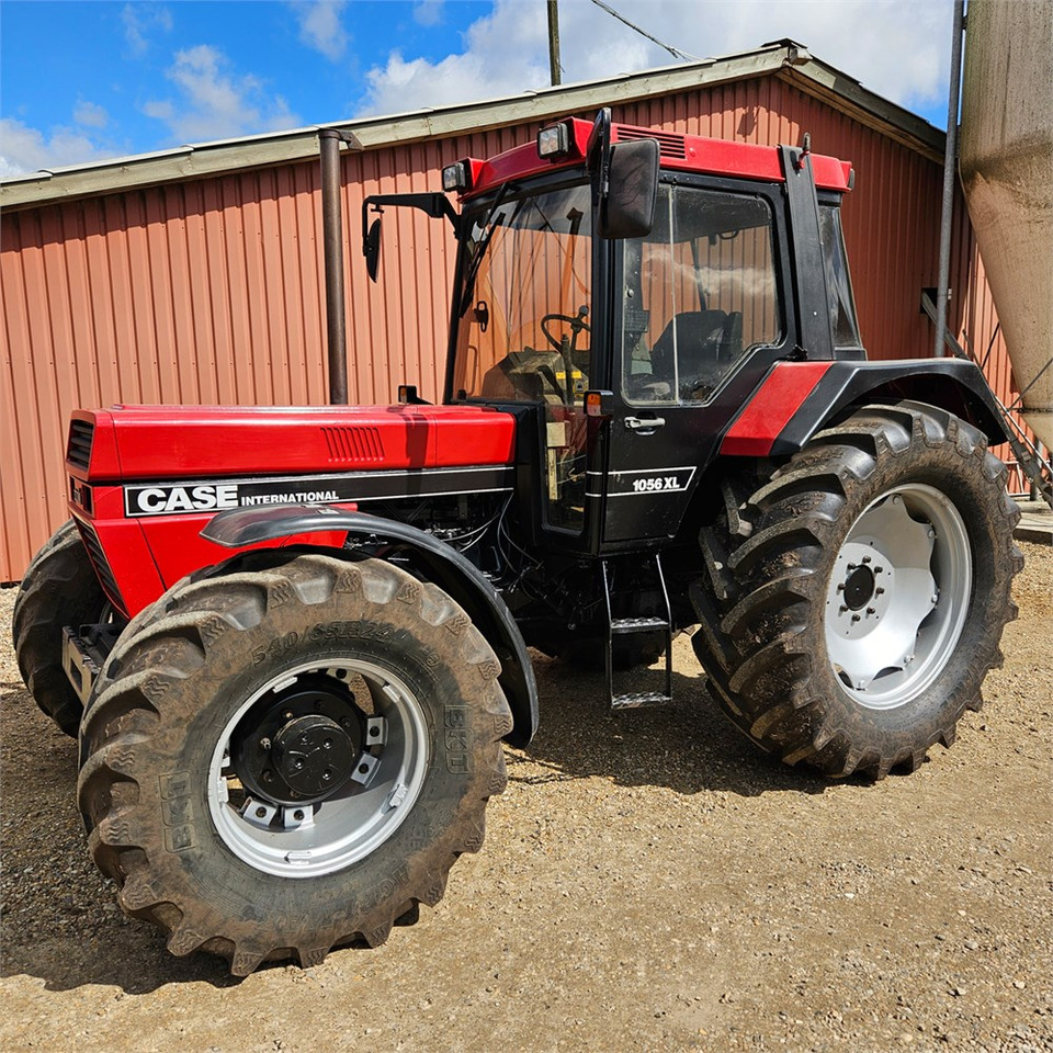 CASE IH 1056 XL - Tracteur agricole: photos 1 CASE IH 1056 XL - Tracteur agricole: photos 1