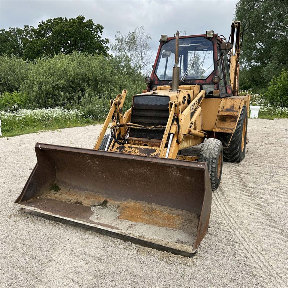 Case 580 F - Tractopelle: photos 3 Case 580 F - Tractopelle: photos 3