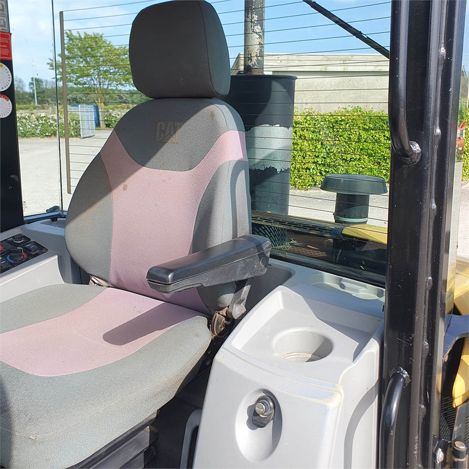 Chargeuse sur pneus Caterpillar 906 H2: photos 16