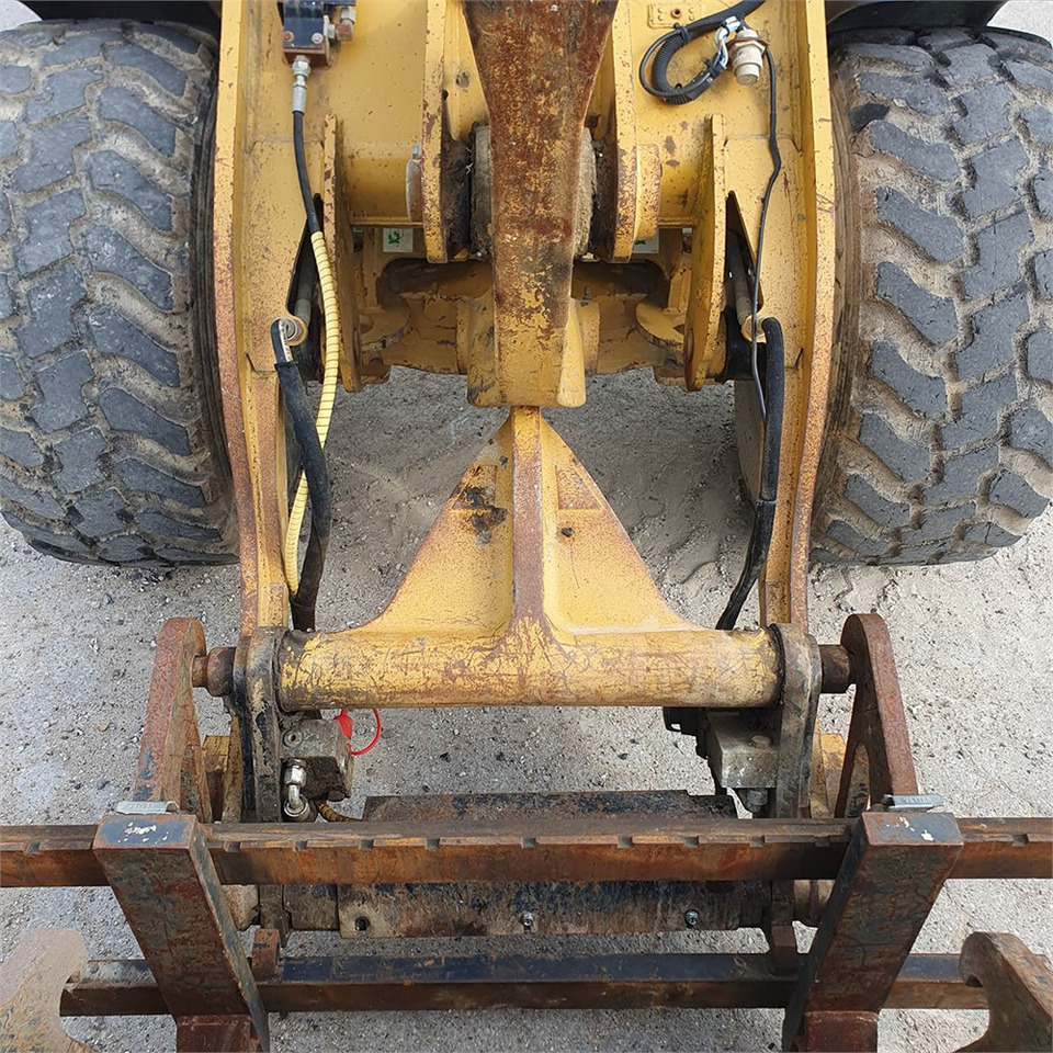 Chargeuse sur pneus Caterpillar 906 H2: photos 13