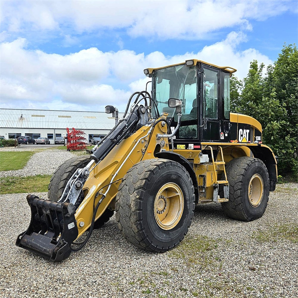 Caterpillar 930G - Chargeuse sur pneus: photos 1 Caterpillar 930G - Chargeuse sur pneus: photos 1